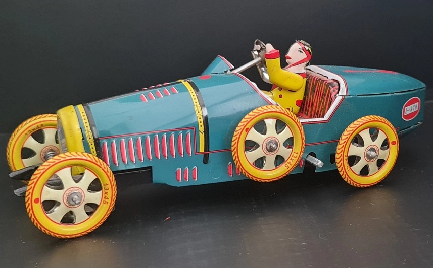 Vintage Kurmalı Teneke Oyuncak Araba Bugatti