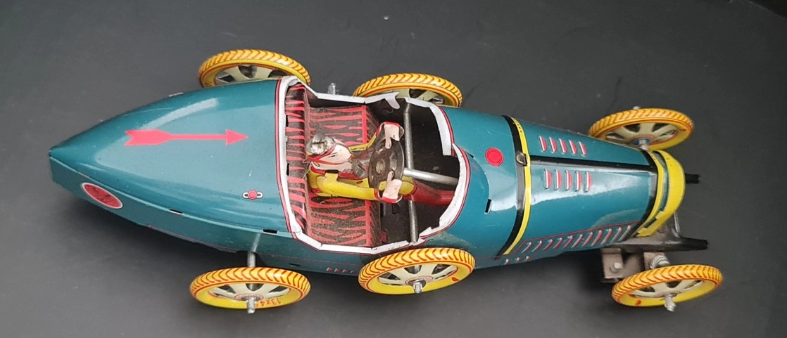 Vintage Kurmalı Teneke Oyuncak Araba Bugatti