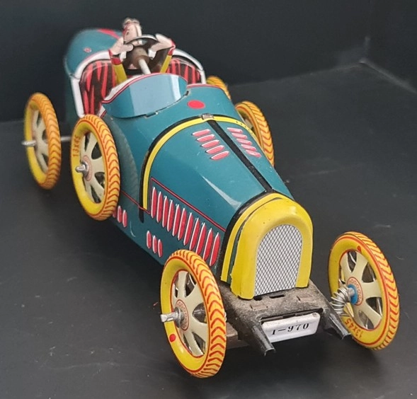 Vintage Kurmalı Teneke Oyuncak Araba Bugatti