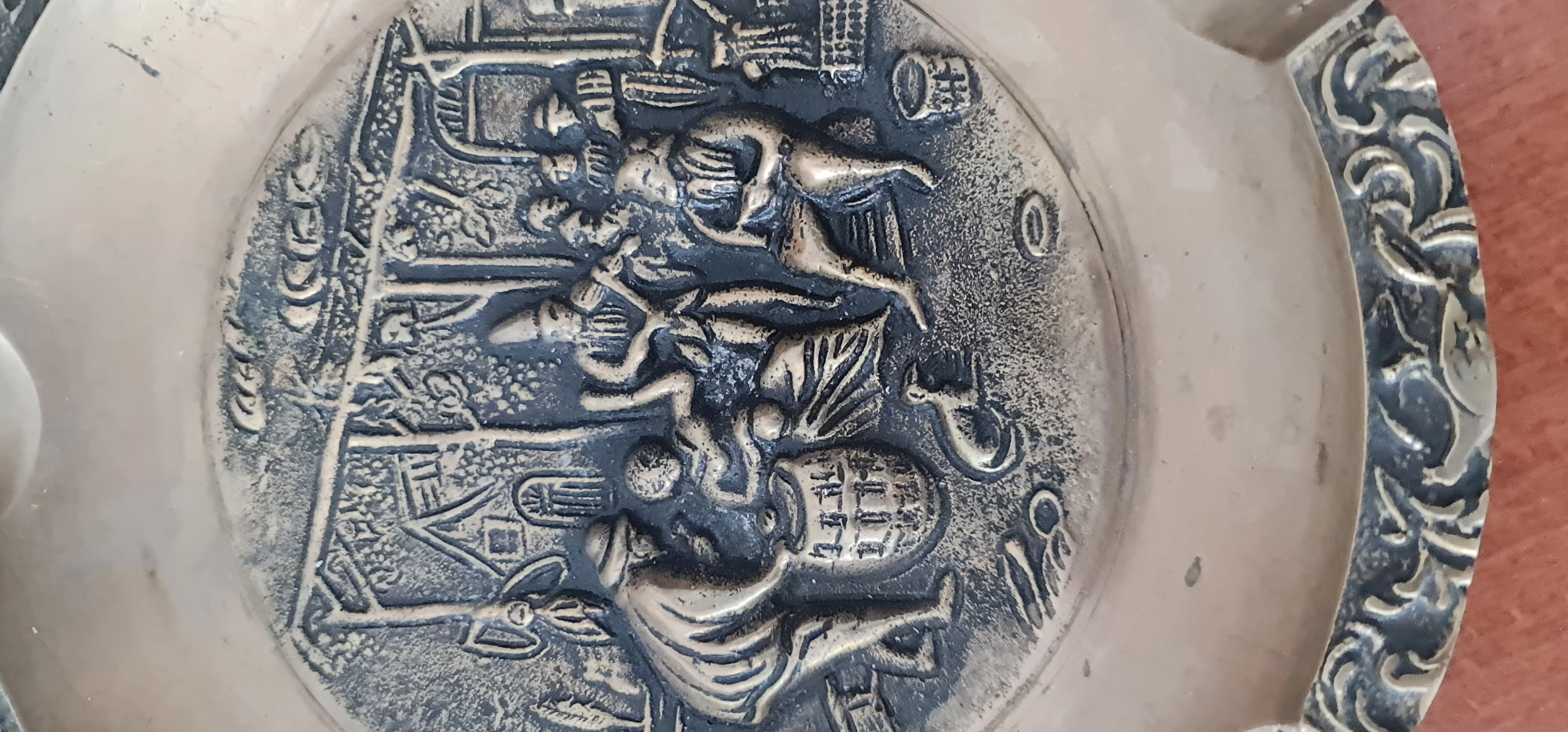Kabartmalı Vintage Küllük, Meyhane Sahnesi, Avrupa Tasarımı