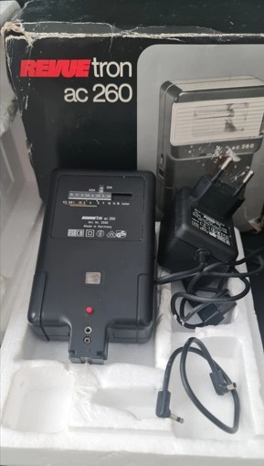 Revuetron ac 260 Elektronik flaş ünitesi