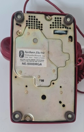 Vintage Kırmızı Çevirmeli Telefon