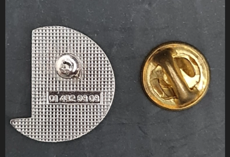 Stilize “e” Logolu Metal Rozet – Kodlu (01 432 99 08)