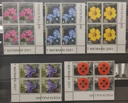 2021 KIR ÇİÇEKLERİ 2 KONULU RESMİ POSTA PULLARI 4’LÜ KÖŞE BLOK MNH