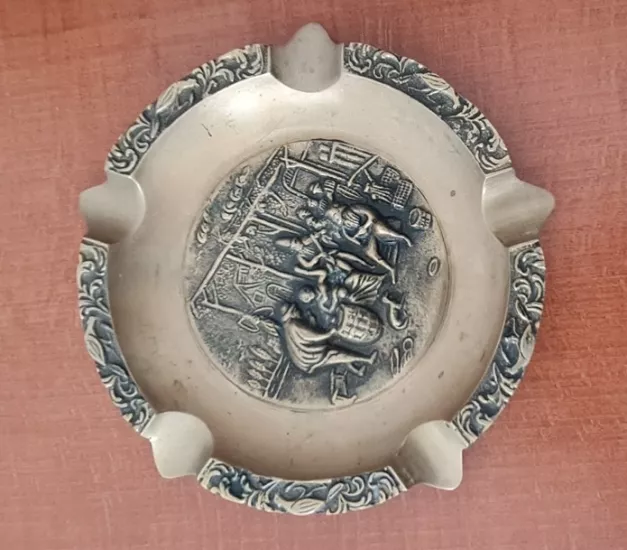 Kabartmalı Vintage Küllük, Meyhane Sahnesi, Avrupa Tasarımı