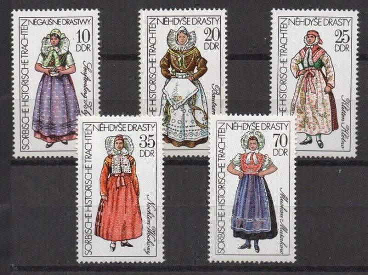 ALMANYA DDR 1977 GELENEKSEL KIYAFETLER