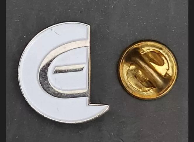 Stilize “e” Logolu Metal Rozet – Kodlu (01 432 99 08)