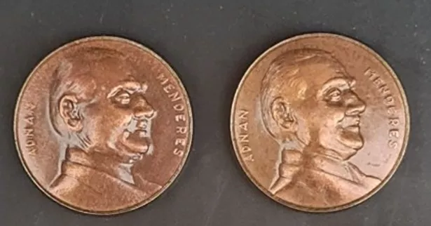 ADNAN MENDERES YAKA ROZETİ 2  ADET